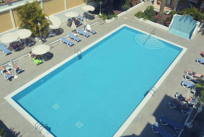 Imagen de la piscina del Hotel Rf San Borondon. Foto 7