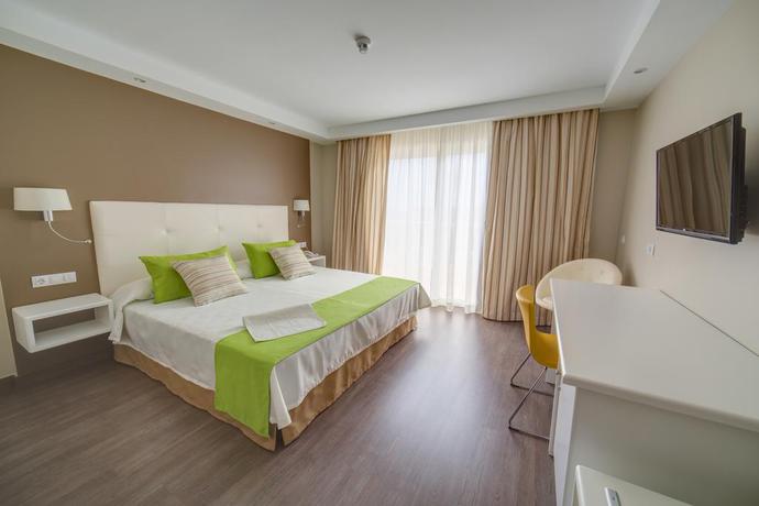 Imagen de la habitación del Hotel Rf San Borondon. Foto 5