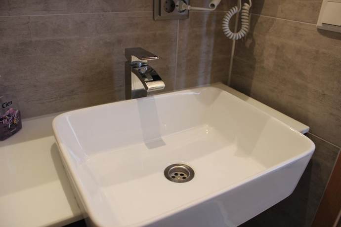 Imagen de la habitación del Hotel Rheinbr&uuml;cke. Foto 10