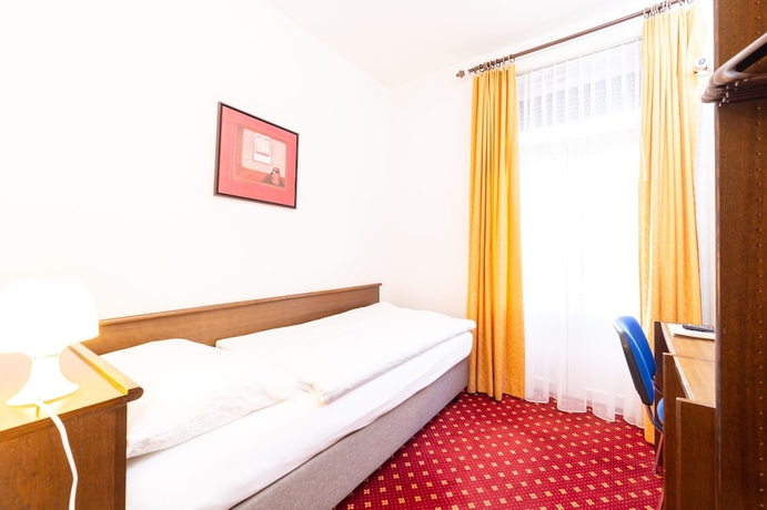 Imagen de la habitación del Hotel Rheinfelderhof. Foto 11