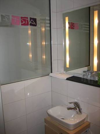 Imagen de la habitación del Hotel Rheinhotel Arte. Foto 4