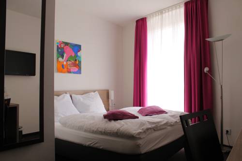 Imagen de la habitación del Hotel Rheinhotel Arte. Foto 8