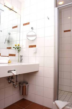 Imagen de la habitación del Hotel Rhein-ruhr. Foto 7