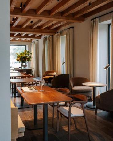 Imagen de los interiores del Hotel Rhin Garden. Foto 11