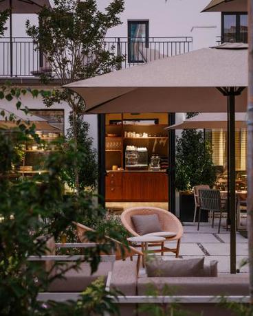 Imagen de los interiores del Hotel Rhin Garden. Foto 12