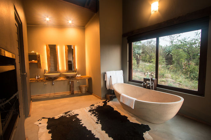 Imagen de la piscina del Hotel Rhino Ridge Safari Lodge. Foto 16