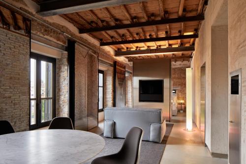 Imagen de la habitación del Hotel Rhinoceros. Foto 6