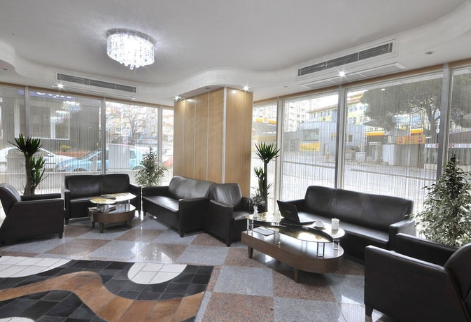 Imagen de los interiores del Hotel Rhiss Bostanci. Foto 19