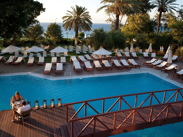 Imagen de la piscina del Hotel Rhodes Bay and Spa. Foto 15