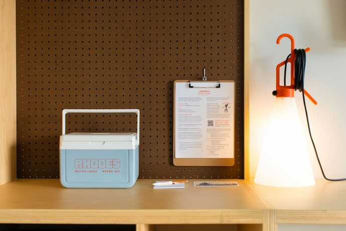 Imagen de la habitación del Hotel Rhode\'s Motor Lodge. Foto 12