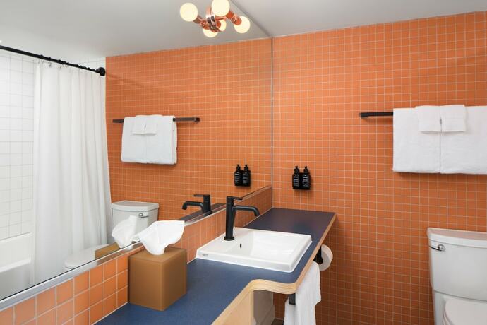 Imagen de la habitación del Hotel Rhode\'s Motor Lodge. Foto 19
