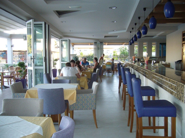 Imagen del bar/restaurante del Hotel Rhodian Rose. Foto 4
