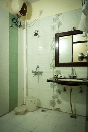 Imagen de la habitación del Hotel Rhodo Inn. Foto 11