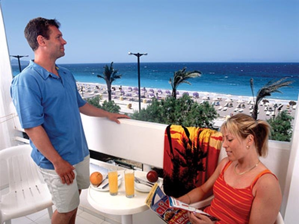 Imagen general del Hotel Rhodos Beach. Foto 1