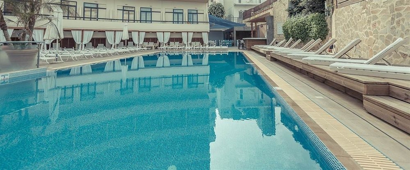 Imagen de la piscina del Hotel Rhodos Horizon Blu-Adults Only. Foto 8