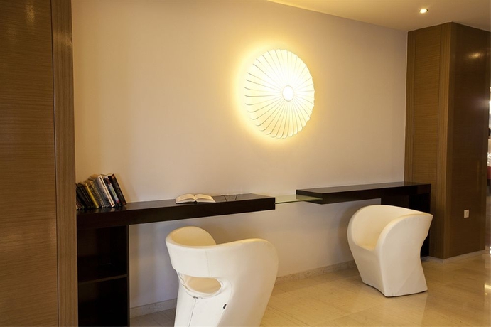 Imagen de los interiores del Hotel Rhodos Horizon Marina - Adults Only. Foto 14