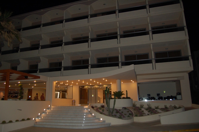 Imagen general del Hotel Rhodos Horizon Marina - Adults Only. Foto 4