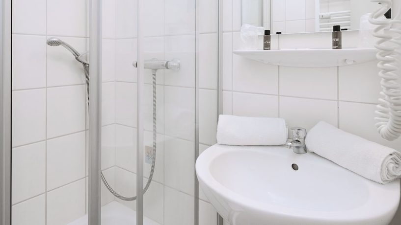 Imagen de la habitación del Hotel Rh&ouml;nkitz. Foto 15