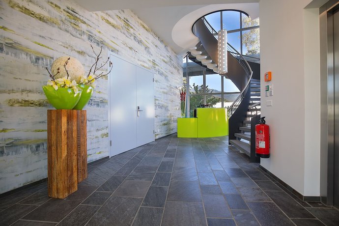 Imagen de los interiores del Hotel Rhy. Foto 19