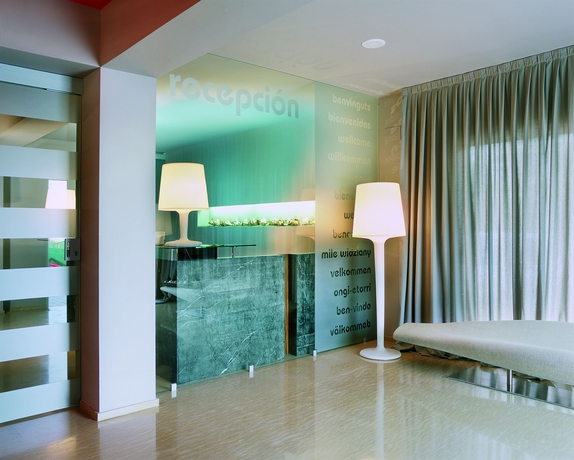 Imagen de los interiores del Hotel Rhys Denia - Only Adults. Foto 7