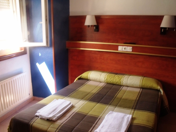 Imagen de la habitación del Hotel Ria De Bilbao. Foto 6