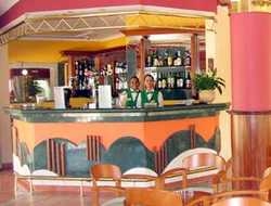 Imagen del bar/restaurante del Hotel Ria Plaza Resort. Foto 2