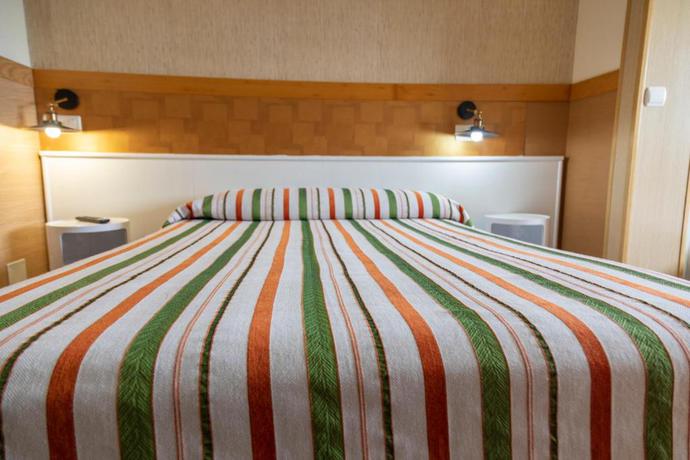 Imagen de la habitación del Hotel Ría De Suances. Foto 6