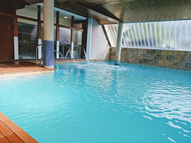 Imagen de la piscina del Hotel Ría De Suances. Foto 19