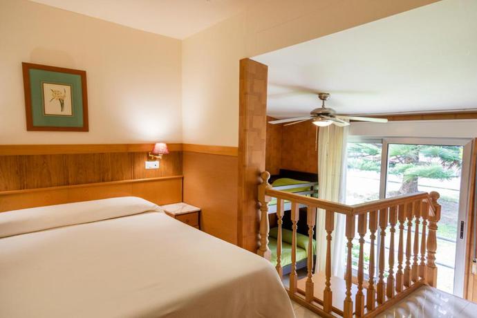 Imagen de la habitación del Hotel Ría De Suances. Foto 11