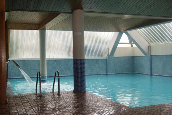 Imagen de la piscina del Hotel Ría De Suances. Foto 20