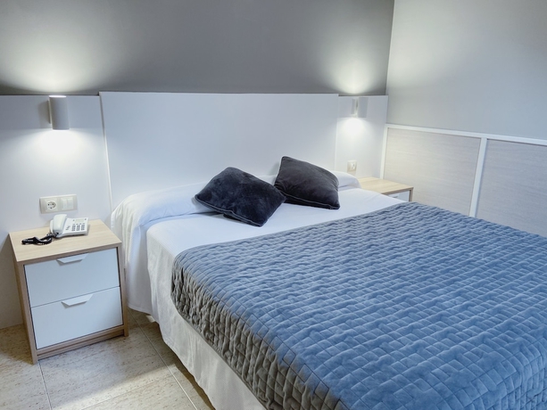 Imagen de la habitación del Hotel Río Arga. Foto 5