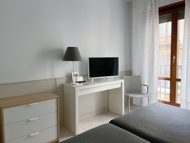 Imagen de la habitación del Hotel Río Arga. Foto 8