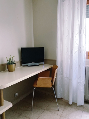 Imagen de la habitación del Hotel Río Arga. Foto 13