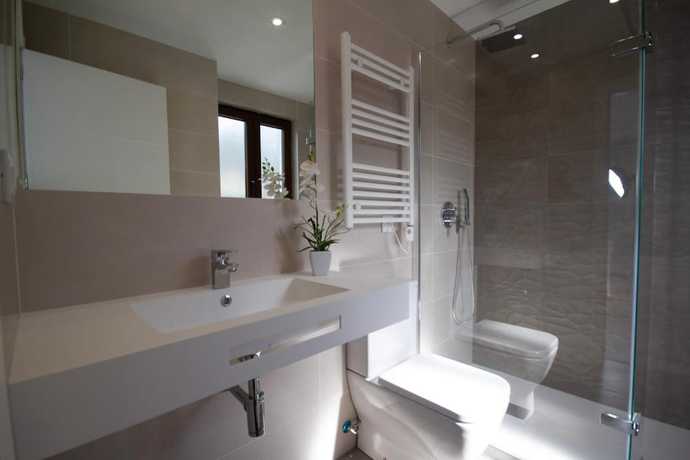 Imagen de la habitación del Hotel Río Asón. Foto 3