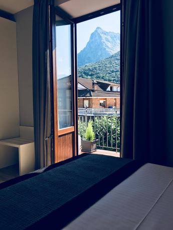 Imagen de la habitación del Hotel Río Asón. Foto 5