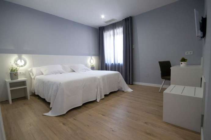 Imagen de la habitación del Hotel Río Asón. Foto 14