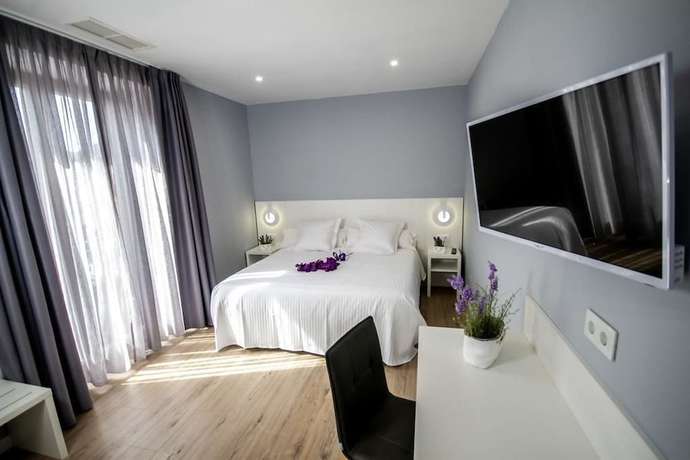 Imagen de la habitación del Hotel Río Asón. Foto 15