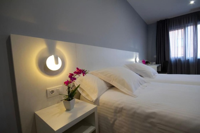 Imagen de la habitación del Hotel Río Asón. Foto 18