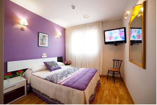 Imagen de la habitación del Hotel Río Cabia. Foto 8