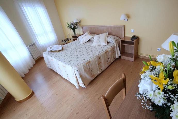 Imagen de la habitación del Hotel Río Ulla Monterroso. Foto 6