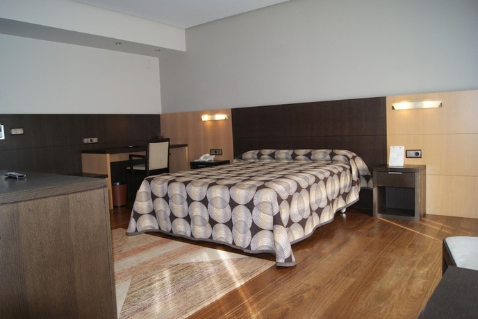 Imagen de la habitación del Hotel R&iacute;os. Foto 13