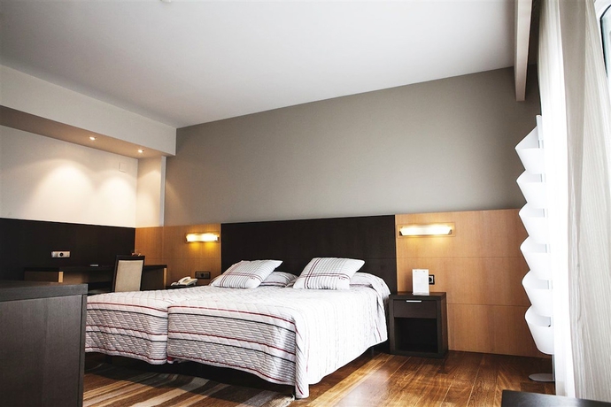 Imagen de la habitación del Hotel R&iacute;os, San Adri&aacute;n. Foto 5