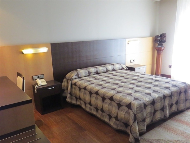Imagen de la habitación del Hotel R&iacute;os, San Adri&aacute;n. Foto 7