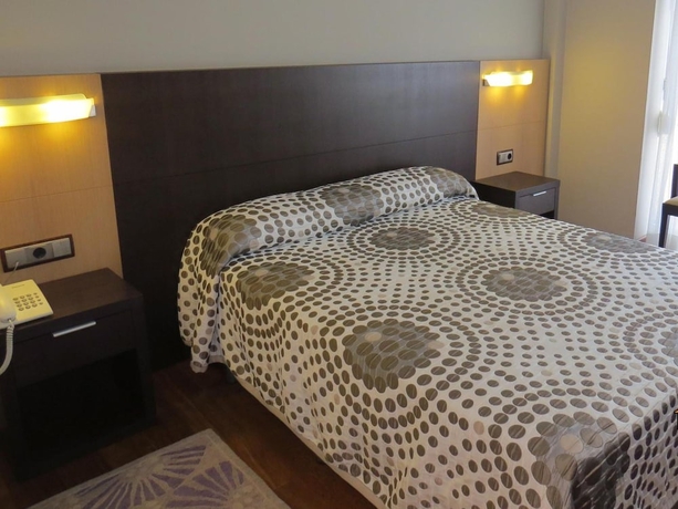 Imagen de la habitación del Hotel R&iacute;os, San Adri&aacute;n. Foto 12