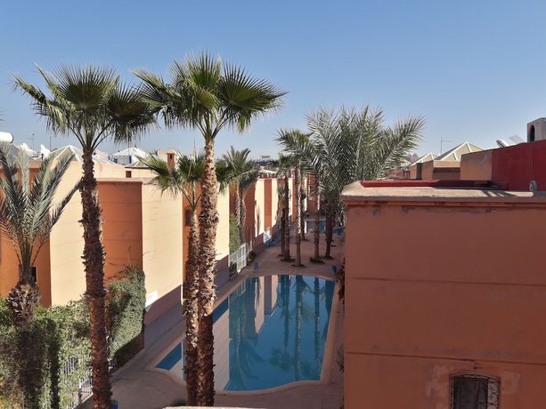 Imagen de la piscina del Hotel Riad Alkarya. Foto 12