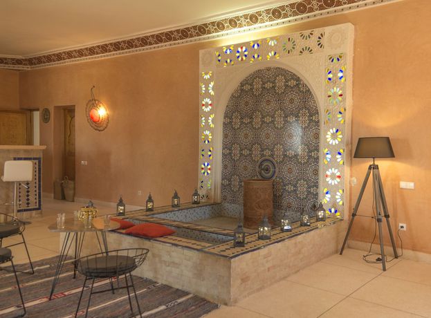 Imagen de la piscina del Hotel Riad Beloiseau. Foto 20