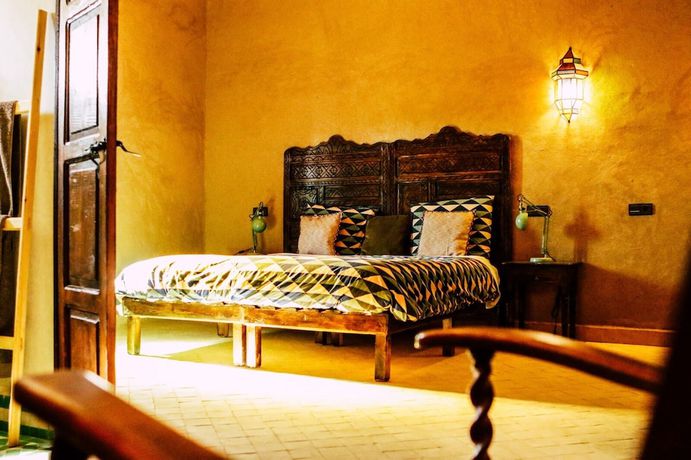 Imagen de la habitación del Hotel Riad Caravasar. Foto 7