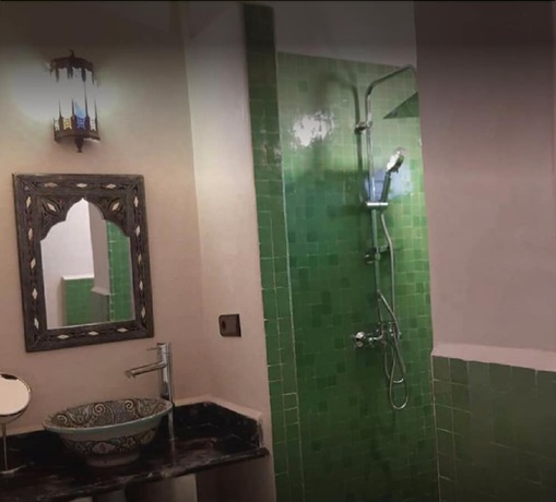 Imagen de la habitación del Hotel Riad Caravasar. Foto 8