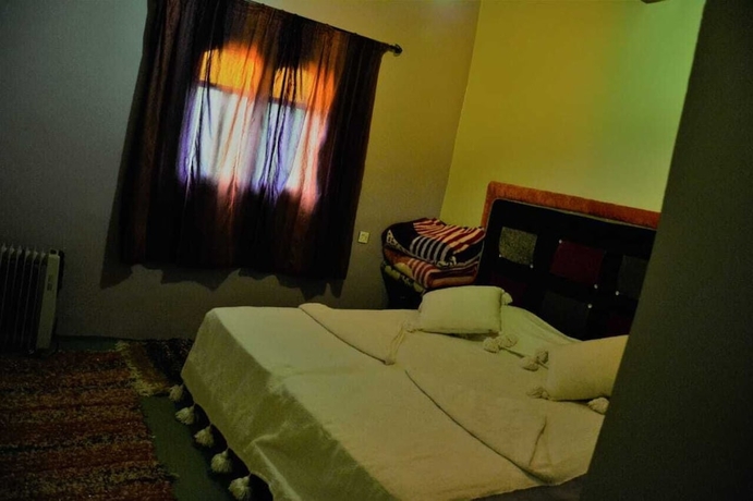 Imagen de la habitación del Hotel Riad Dar Tagine. Foto 12