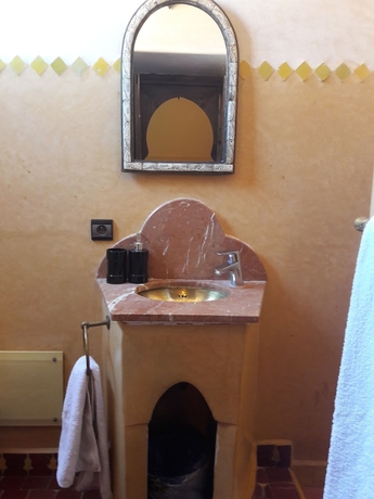 Imagen de la habitación del Hotel Riad Dar Tuscia. Foto 4